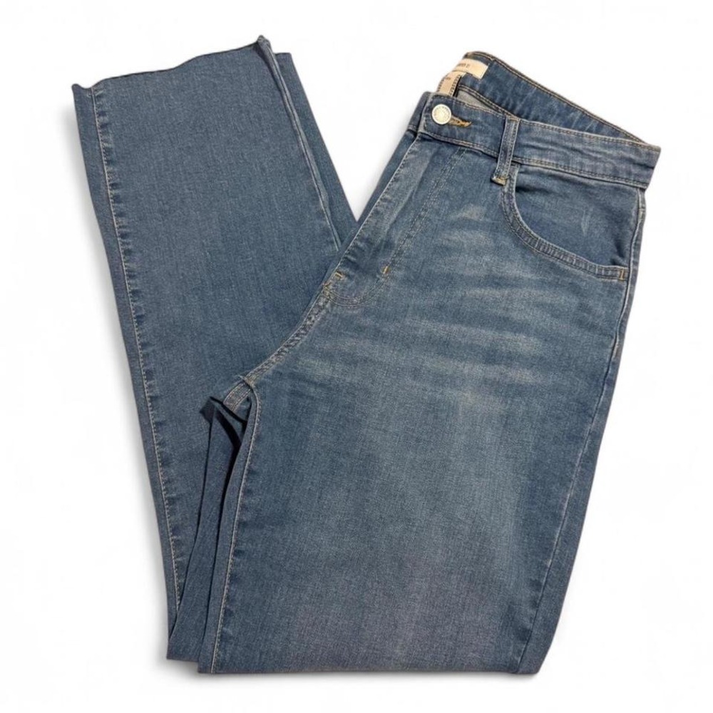 ✨ FOREVER 21 High Waisted Straight Leg Jeans 🛍️